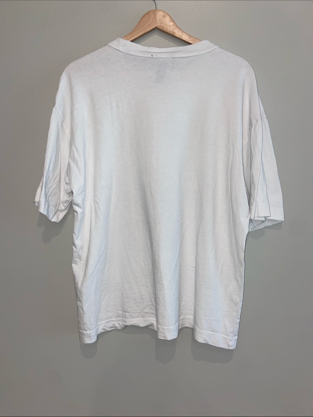 H&M Graphic Tee - Picture 3 of 4